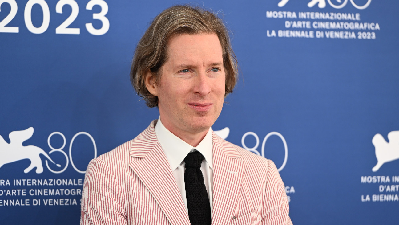 The Phoenician Scheme Trailer: As Wes Anderson As It Gets The Phoenician Scheme Trailer: As Wes Anderson As It Gets
