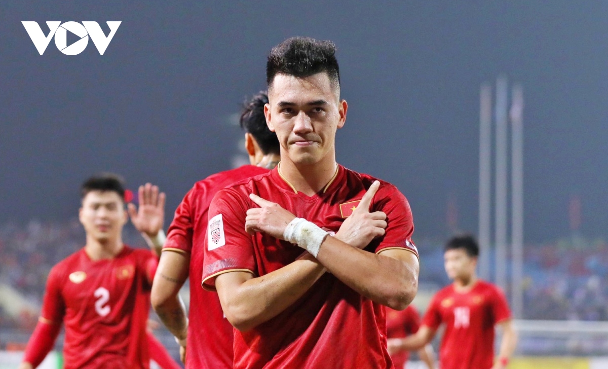 Tiến Linh - Cầu Thủ Tài Năng, Trái Tim Nhân Ái: Đại Sứ Tình Nguyện Tỉnh Bình Dương Tiến Linh - Cầu Thủ Tài Năng, Trái Tim Nhân Ái: Đại Sứ Tình Nguyện Tỉnh Bình Dương
