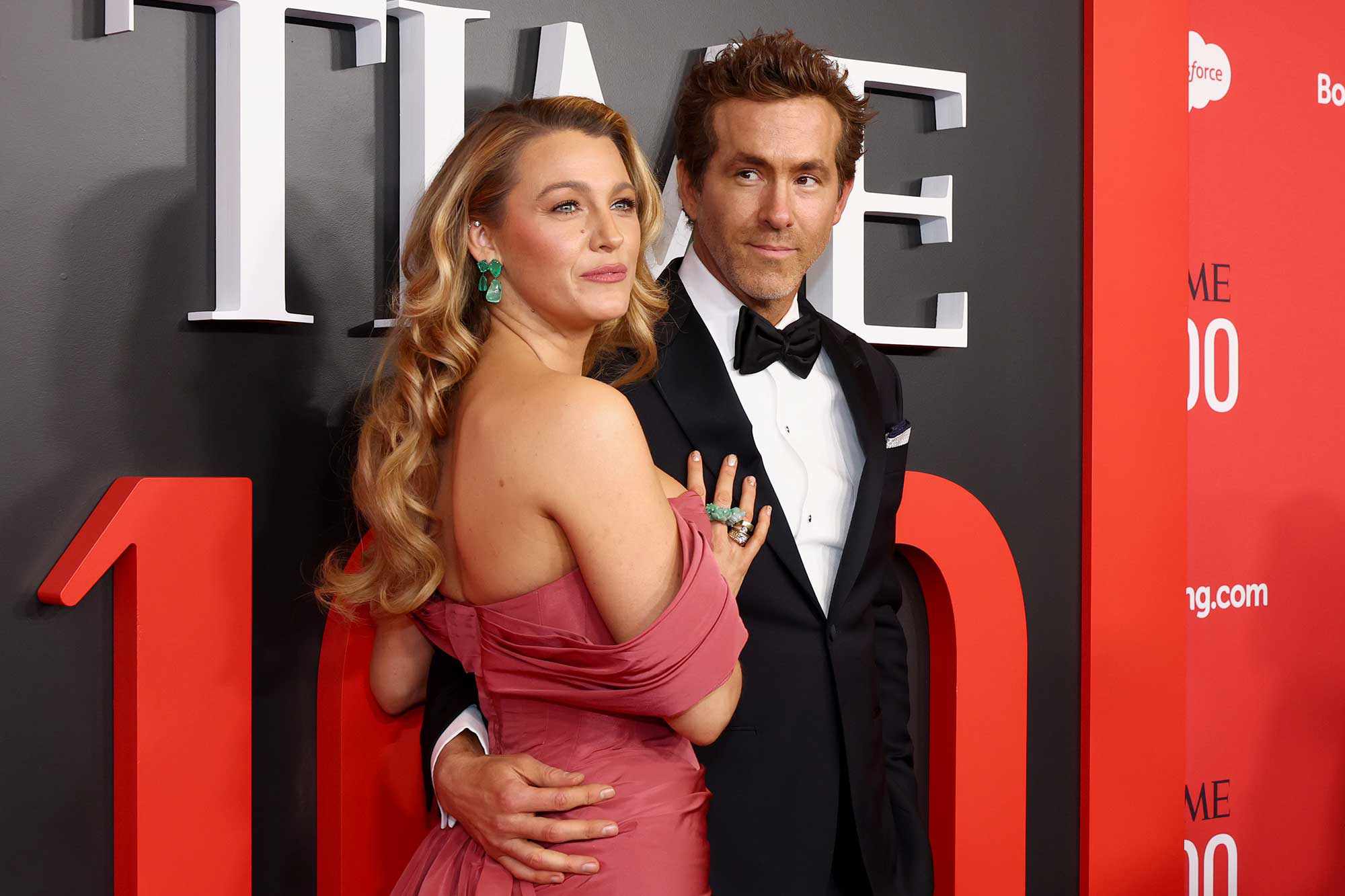 Time100 Gala: Blake Lively And Ryan Reynolds Pose Together Despite Lawsuit Time100 Gala: Blake Lively And Ryan Reynolds Pose Together Despite Lawsuit