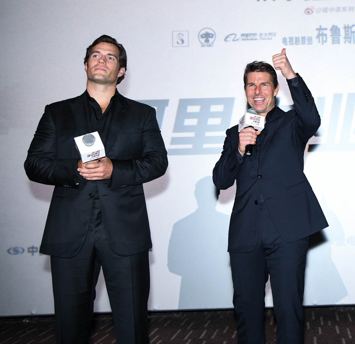 Tom Cruise Reveals Henry Cavill's Mission: Impossible - Fallout Beard Growth Tom Cruise Reveals Henry Cavill's Mission: Impossible - Fallout Beard Growth