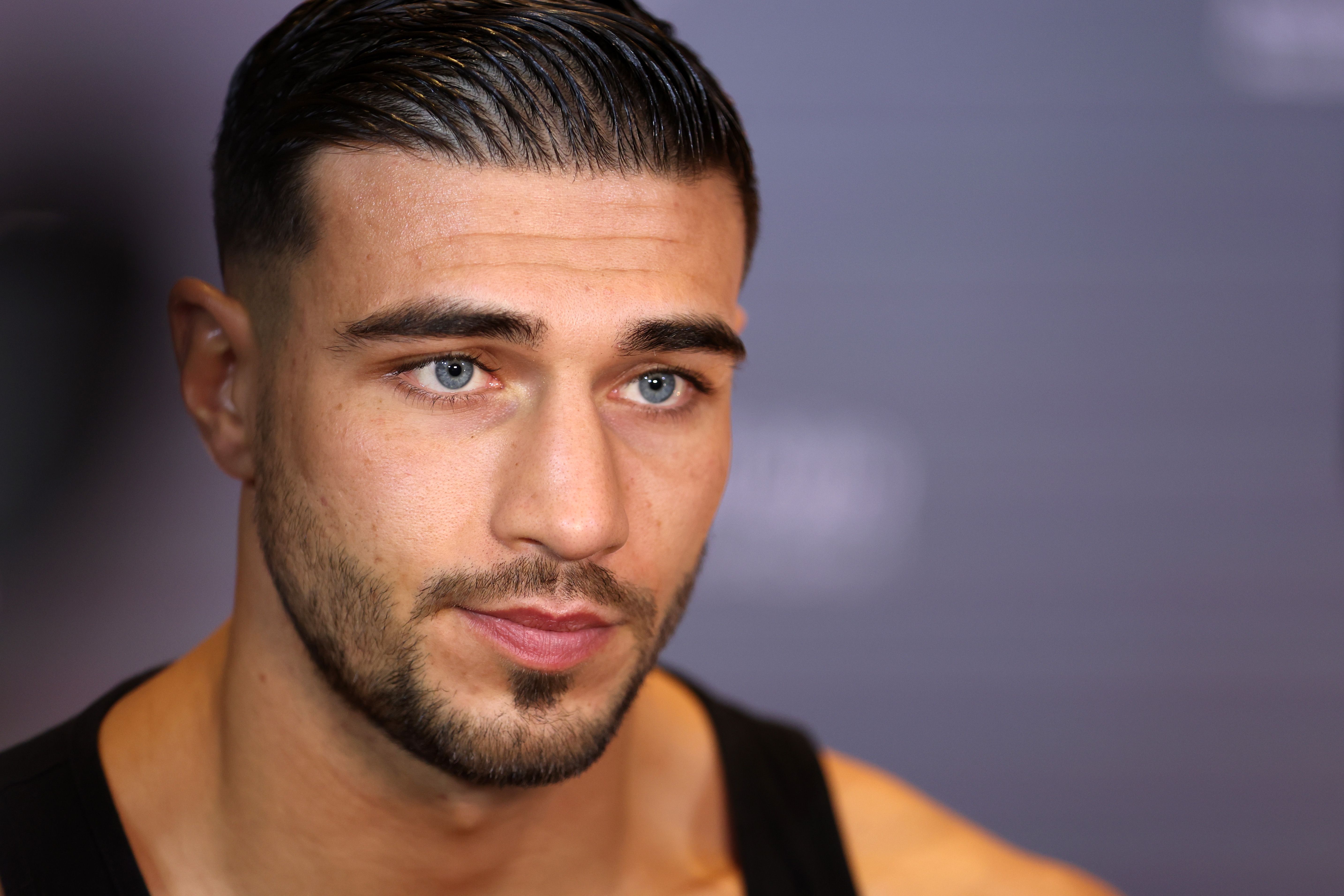 Tommy Fury's Bold Stage Appearance: A Fashion Statement Or A Mistake? Tommy Fury's Bold Stage Appearance: A Fashion Statement Or A Mistake?
