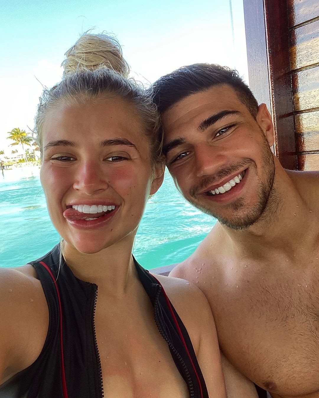 Tommy Fury's Bold Stage Outfit: A Look Back And Molly-Mae's Reaction Tommy Fury's Bold Stage Outfit: A Look Back And Molly-Mae's Reaction