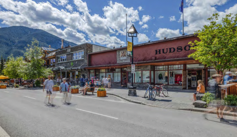 Toronto Firm Bids For Hudson's Bay: A Competitive Battle Ahead Toronto Firm Bids For Hudson's Bay: A Competitive Battle Ahead