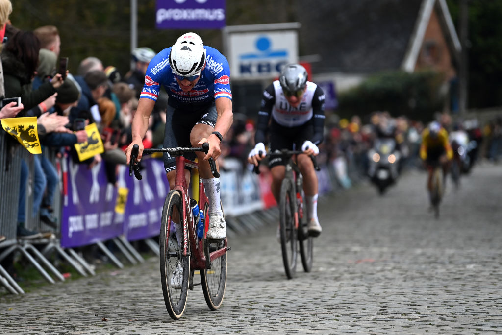 Tour Of Flanders 2024: Pogacar's Stunning Solo Win Tour Of Flanders 2024: Pogacar's Stunning Solo Win