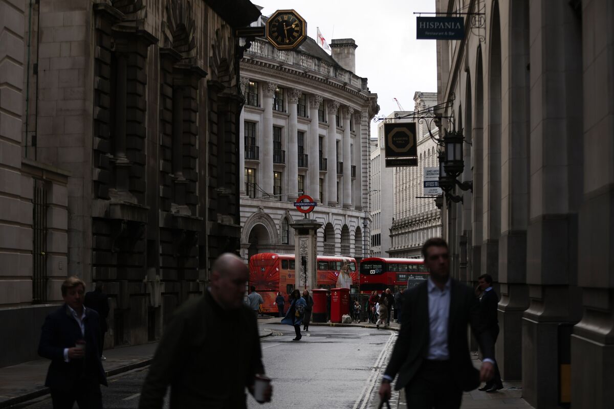 Traders Pare Bets On BOE Rate Cuts As Pound Rises Post-Inflation Data Traders Pare Bets On BOE Rate Cuts As Pound Rises Post-Inflation Data