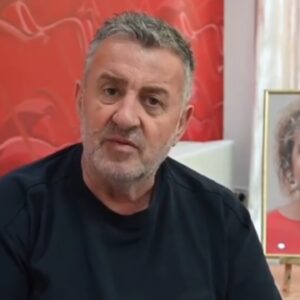 Tragjedi Në Çeki: Sulm Me Thikë Lë Dy Të Vdekur Në Qendër Tregtare Tragjedi Në Çeki: Sulm Me Thikë Lë Dy Të Vdekur Në Qendër Tregtare