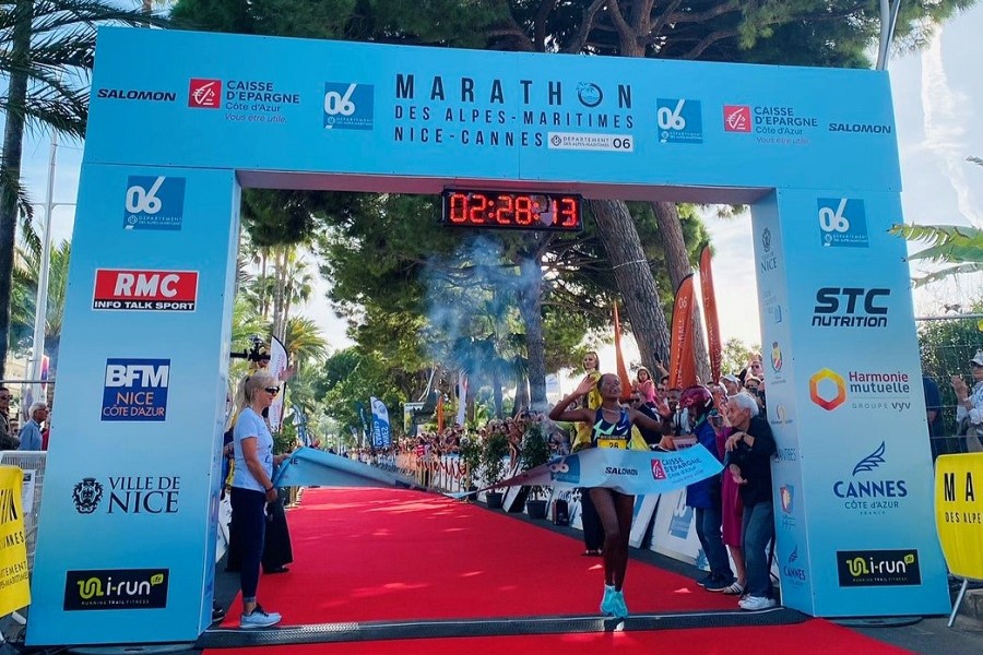 Trans-Australia Run: Will A New Record Be Set? Trans-Australia Run: Will A New Record Be Set?