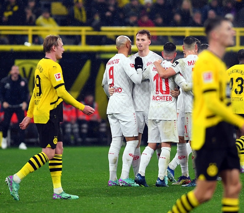 Two Goals From Beier Secure Dortmund Win Against Mainz Two Goals From Beier Secure Dortmund Win Against Mainz