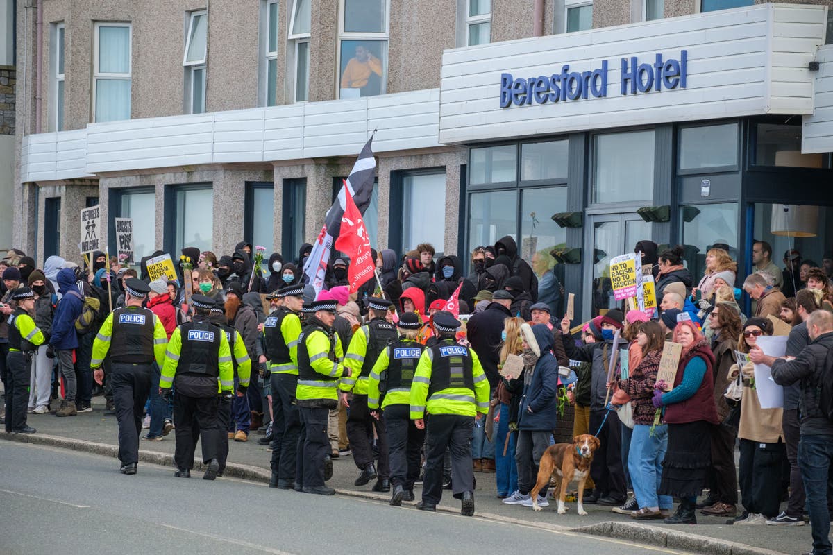 UK Asylum Crackdown: Home Office Targets Migrants From Three Countries UK Asylum Crackdown: Home Office Targets Migrants From Three Countries