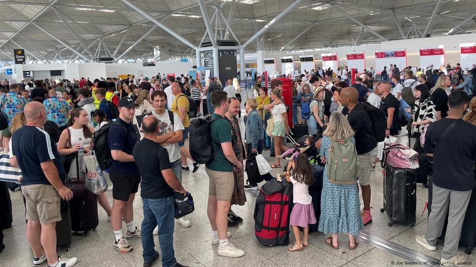 UK Taxpayers Locked Out: HMRC Website Outage Causes Chaos UK Taxpayers Locked Out: HMRC Website Outage Causes Chaos