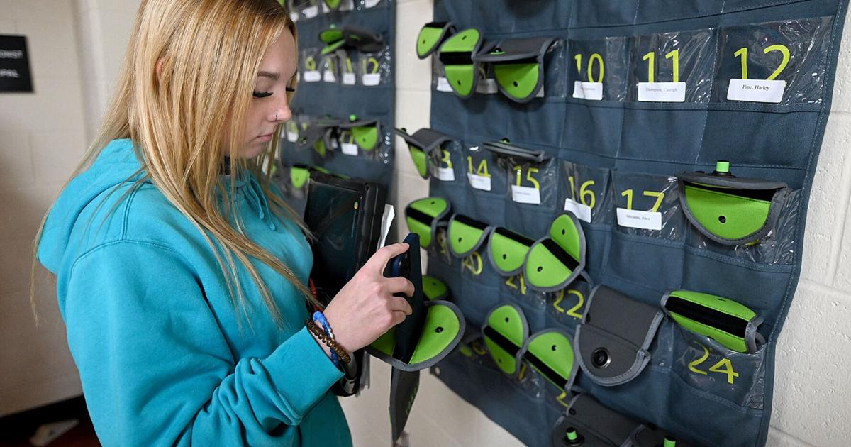 Understanding Iowa's Recent Cell Phone Restrictions In Schools