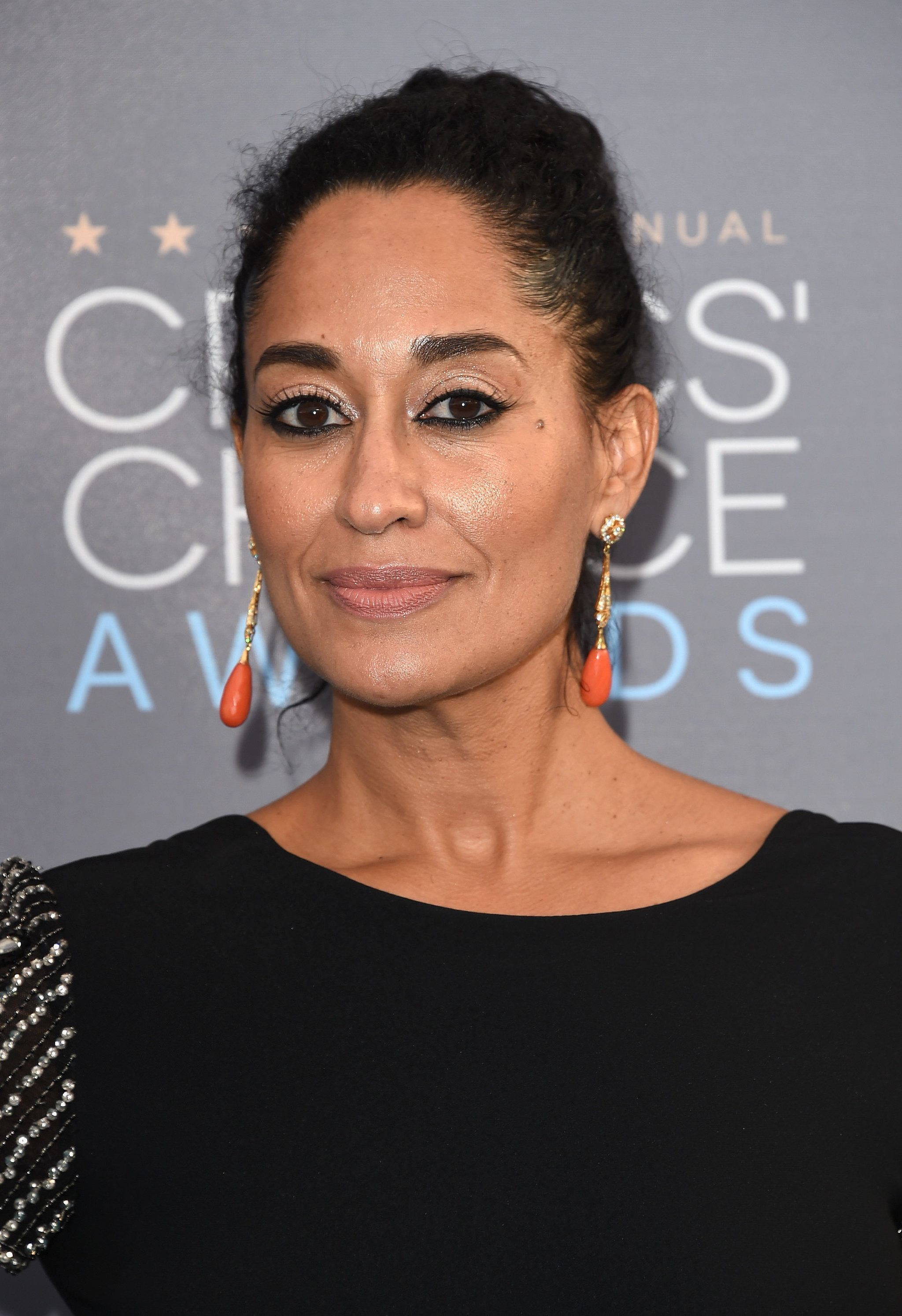 Understanding Tracee Ellis Ross' Choice: Dating Younger Men Understanding Tracee Ellis Ross' Choice: Dating Younger Men