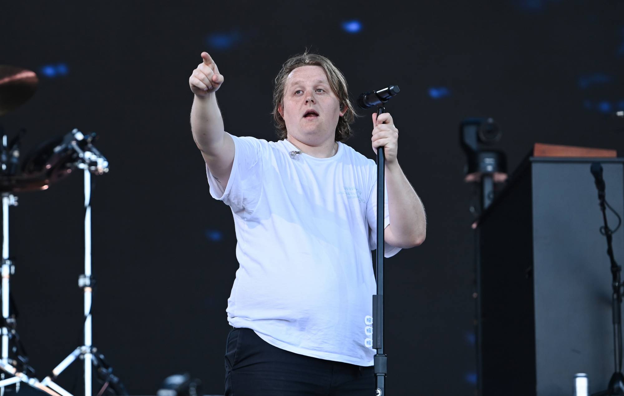 Unexpected Appearance: Lewis Capaldi's First Performance Of 2024 Unexpected Appearance: Lewis Capaldi's First Performance Of 2024