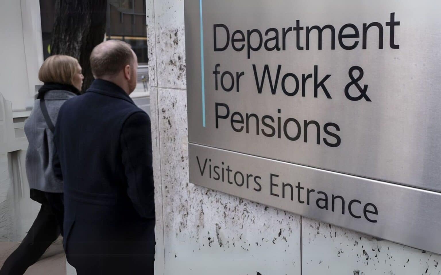 Urgent: DWP Halts Benefits For 355,000; 3-Month Notice Given Urgent: DWP Halts Benefits For 355,000; 3-Month Notice Given