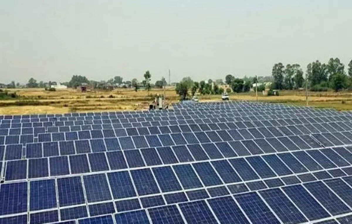 US Slaps 3,521% Tariffs On Southeast Asian Solar Panels: Impact And Analysis US Slaps 3,521% Tariffs On Southeast Asian Solar Panels: Impact And Analysis