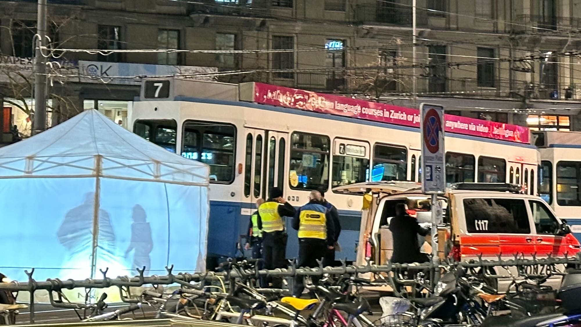 Verkehrschaos Nach Tram-Unfall: Straßensperrungen Und Ausfälle In Berlin & Brandenburg Verkehrschaos Nach Tram-Unfall: Straßensperrungen Und Ausfälle In Berlin & Brandenburg