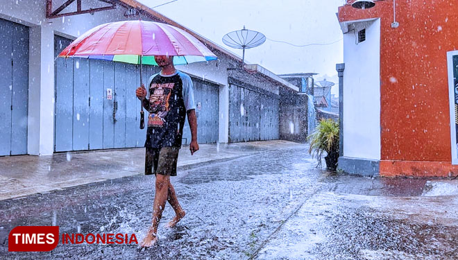 Waspada! Hujan Petir Menerjang Jawa Timur Besok (29 Maret 2024) Waspada! Hujan Petir Menerjang Jawa Timur Besok (29 Maret 2024)