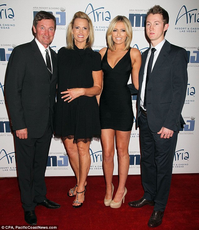 Wayne Gretzky's Daughter Paulina: Mini Dress Style For A Play Date Wayne Gretzky's Daughter Paulina: Mini Dress Style For A Play Date
