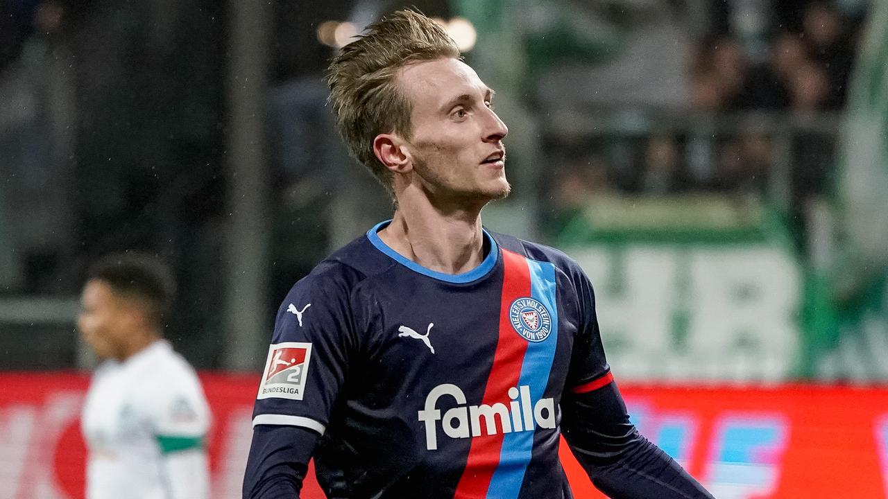 Werder Bremen Secures Important Win Against Holstein Kiel Werder Bremen Secures Important Win Against Holstein Kiel
