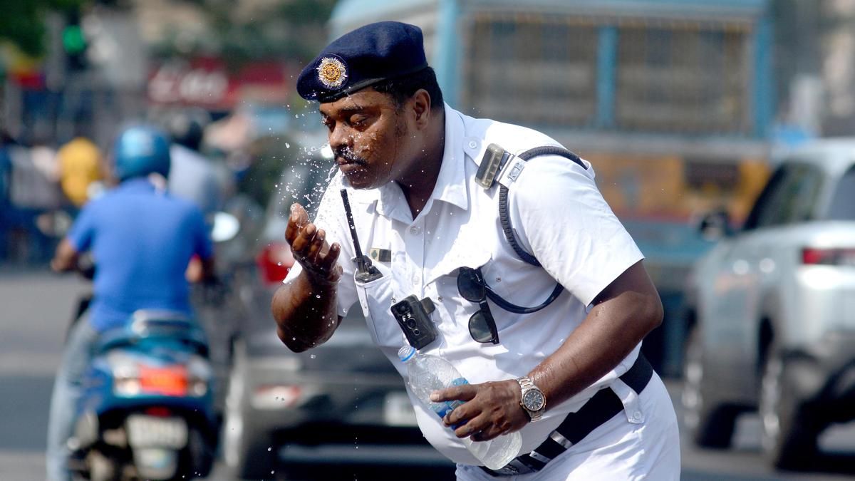 West Bengal Braces For Heatwave: Four Districts Under Alert West Bengal Braces For Heatwave: Four Districts Under Alert