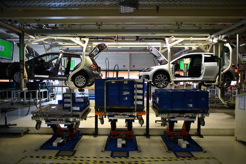 White House Downplays Transatlantic Auto Trade Concerns Following UK Deal White House Downplays Transatlantic Auto Trade Concerns Following UK Deal