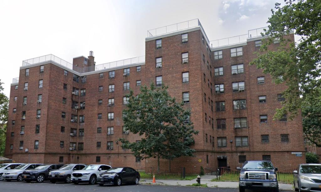 Woman Kills Man In Unprovoked Racist Stabbing Attack Woman Kills Man In Unprovoked Racist Stabbing Attack