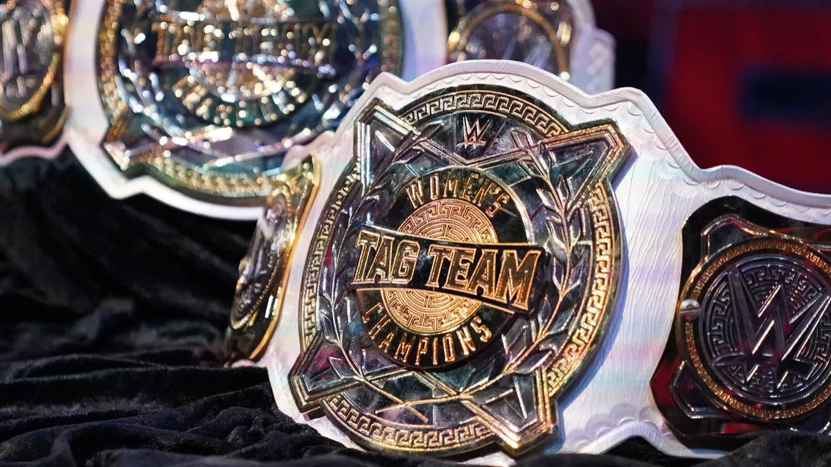 WWE RAW: New Women's Tag Team Champions Revealed WWE RAW: New Women's Tag Team Champions Revealed