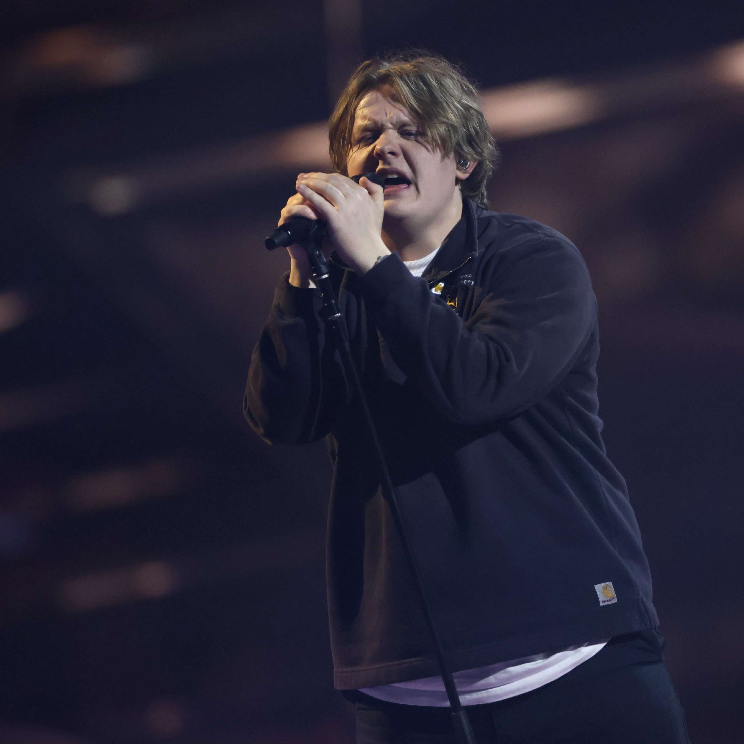 WWE SmackDown: La Emotiva Reaparición De Lewis Capaldi Tras Sus Problemas De Salud WWE SmackDown: La Emotiva Reaparición De Lewis Capaldi Tras Sus Problemas De Salud