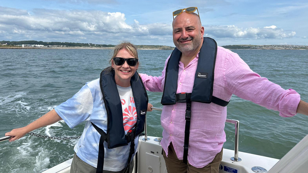 Wynne & Joanna: All At Sea - Book Review And Summary Wynne & Joanna: All At Sea - Book Review And Summary